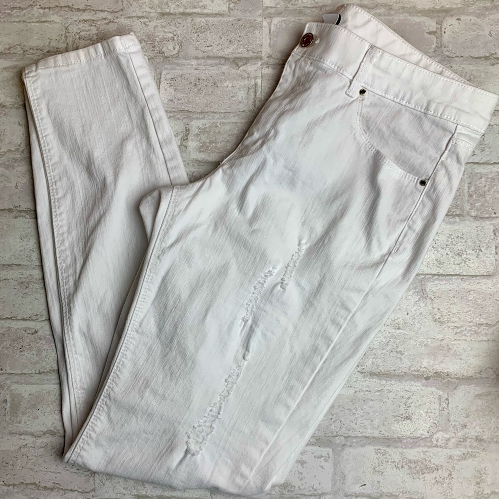 WHBM Signature Slim White Jeans Distressed NEW NWT SIZE 10😍